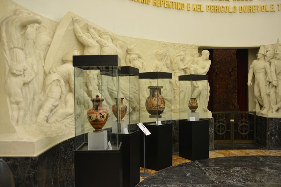 Roma: in mostra i tesori recuperati dai Carabinieri