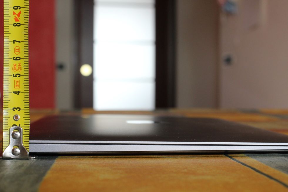 Quanto è sottile il nuovo MacBook? La risposta in 15 foto