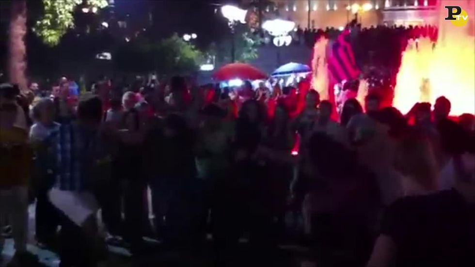 Atene: i festeggiamenti in piazza per la vittoria del "no"