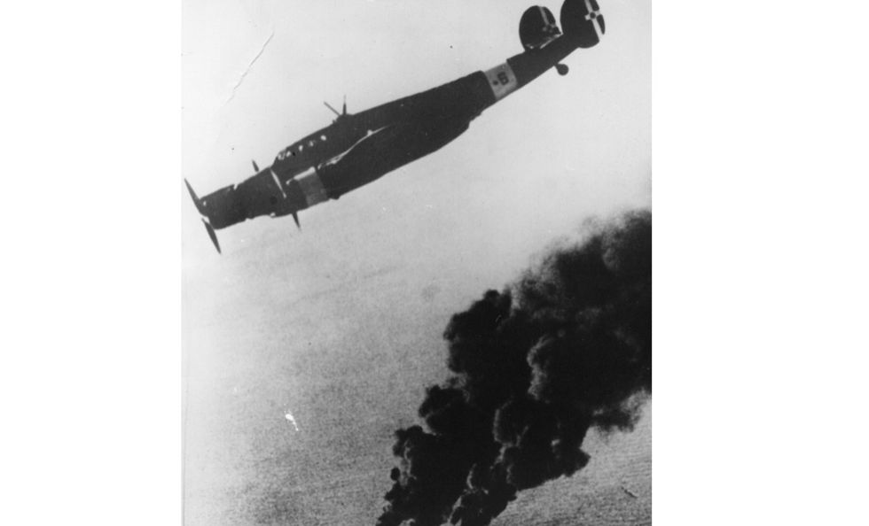 Bombardamenti italiani in guerra: foto di un secolo di storia (1911-2011)
