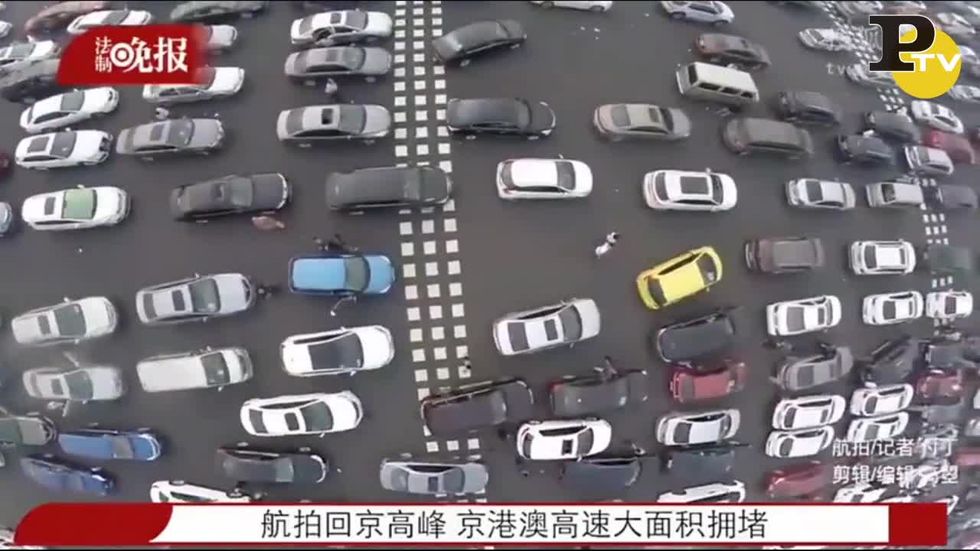 Traffico record in Cina: 50 corsie di auto in coda