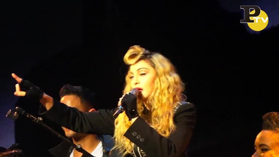 Madonna risponde ai fischi: "chiudete quella c*** di bocca"