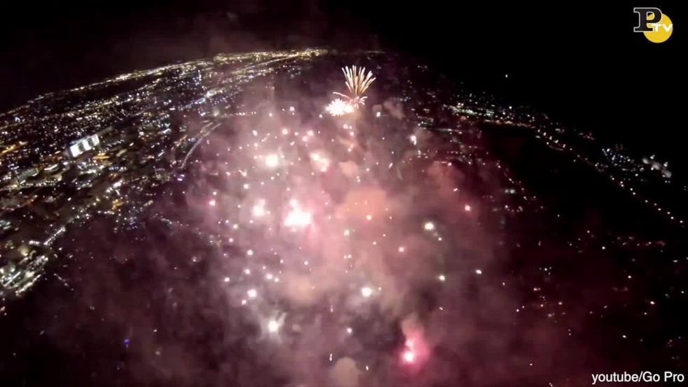 Capodanno: i fuochi d'artificio visti dal drone