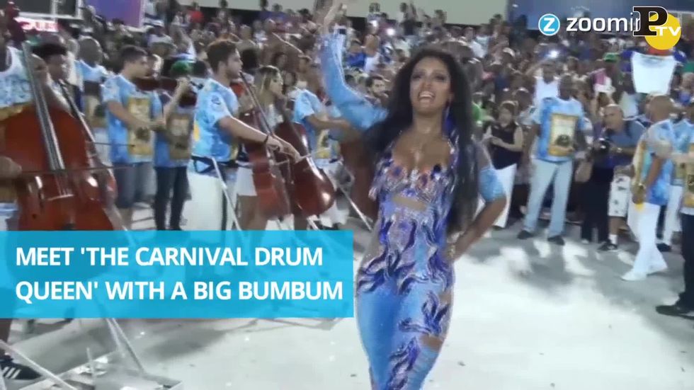 Che fianchi! Ecco la dea del Carnevale brasiliano