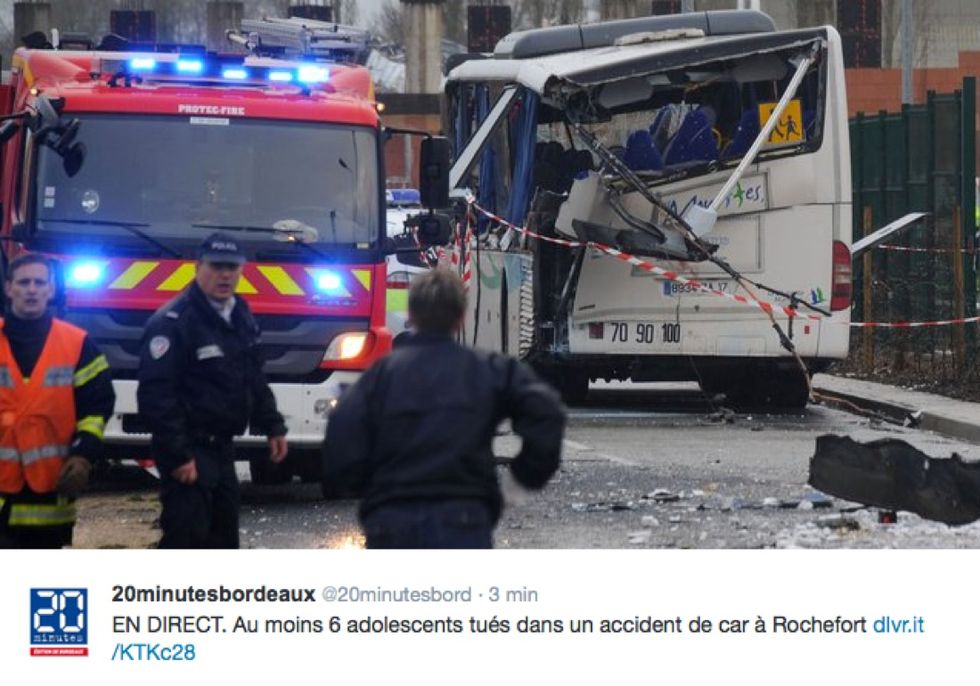 Francia, scontro tra pulmino scolastico e camion, 6 morti