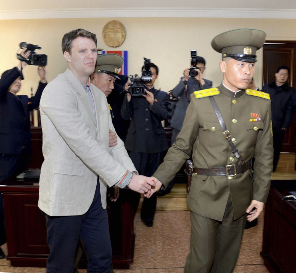 Corea del Nord, studente Usa condannato a 15 anni di lavori forzati