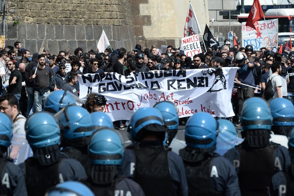 Napoli: corteo di protesta contro Renzi