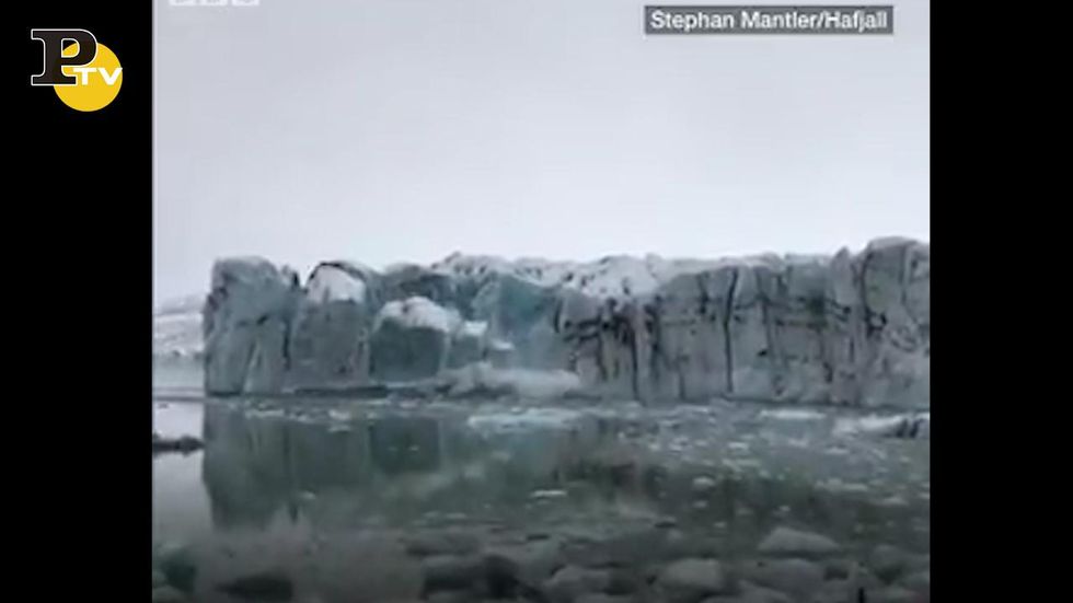 Islanda, si stacca un pezzo di ghiacciaio che crea uno "tsunami"