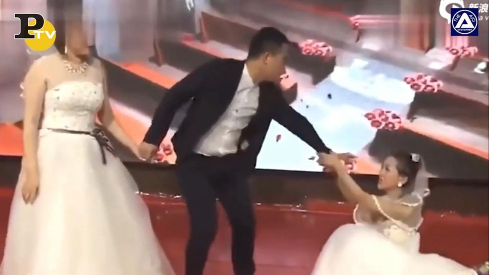 Cina, irrompe al matrimonio del suo ex fidanzato vestita da sposa