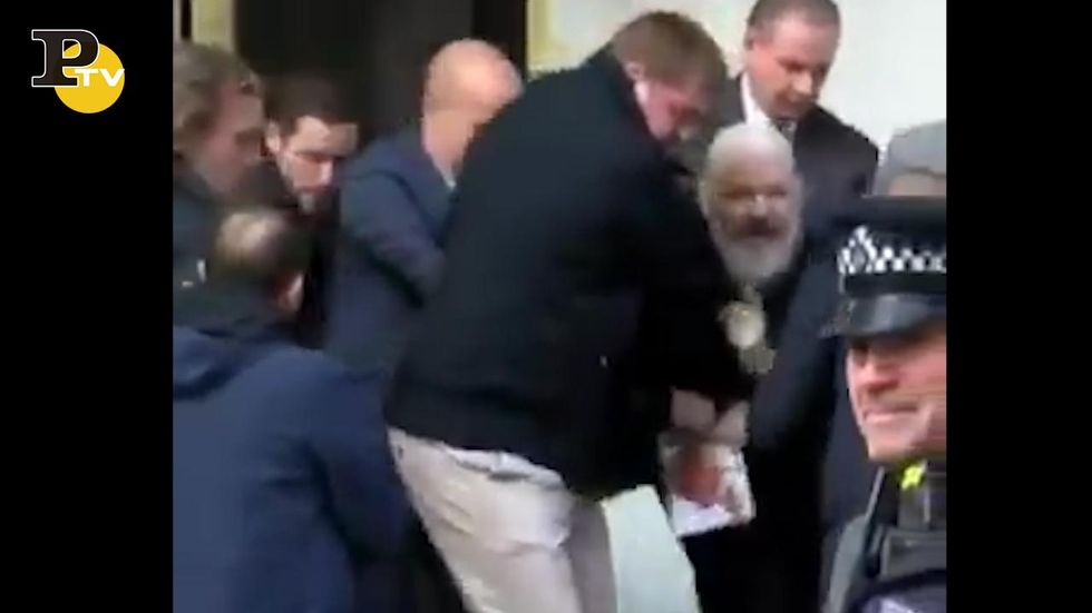Julian Assange è stato arrestato a Londra