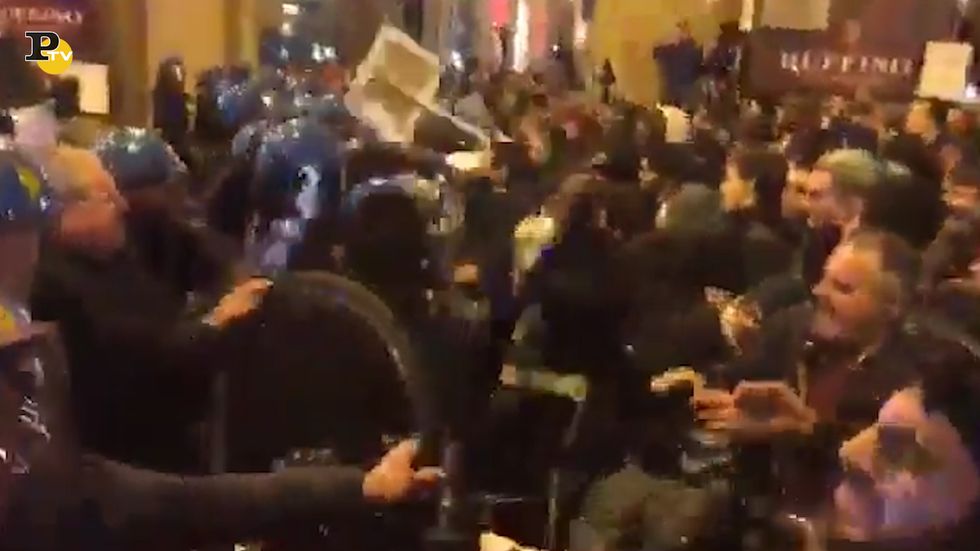 Proteste contro Salvini a Firenze, interviene la polizia