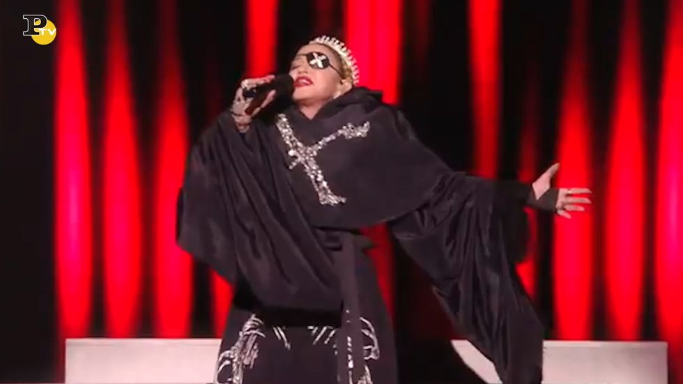 Madonna ritocca le stonature dell'esibizione all'ʼEurovision