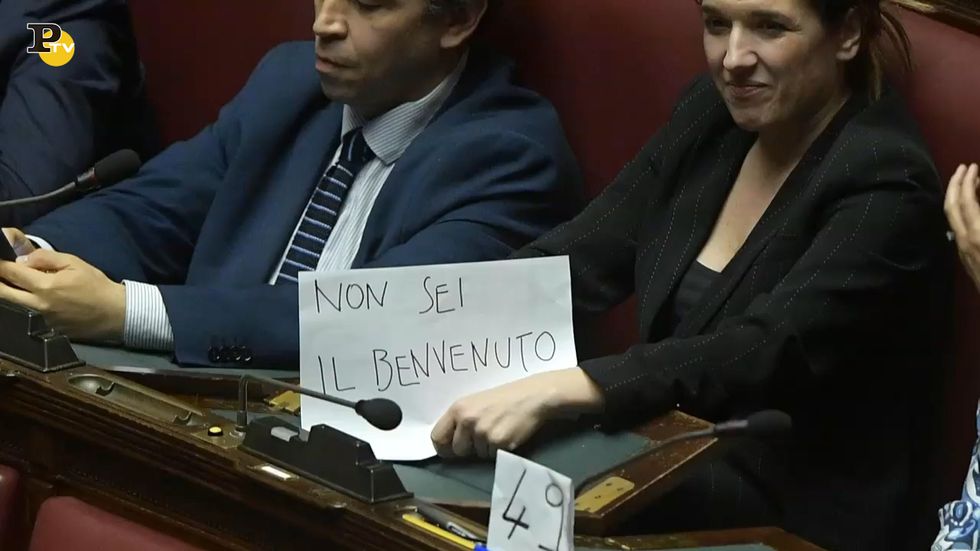 Carfagna riprende Salvini durante il Question time alla Camera