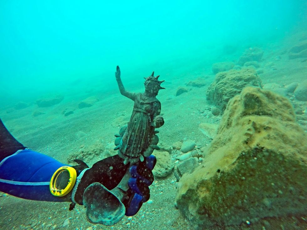 Il tesoro sommerso ritrovato nel vascello romano - Foto