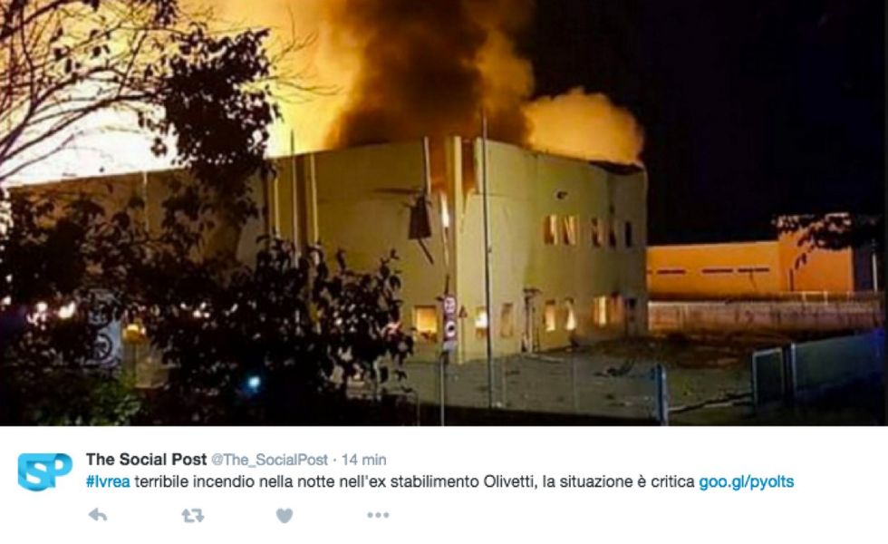 Ivrea, incendio in una azienda chimica, vicino all'ex Olivetti