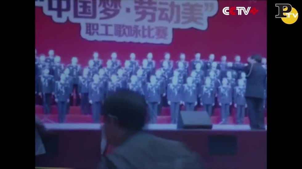 Cina: crolla il palco di un coro. 8 feriti