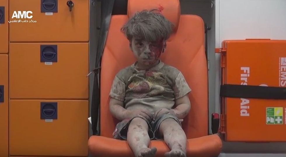 Aleppo, il dramma della Siria negli occhi di Omran - Foto e video