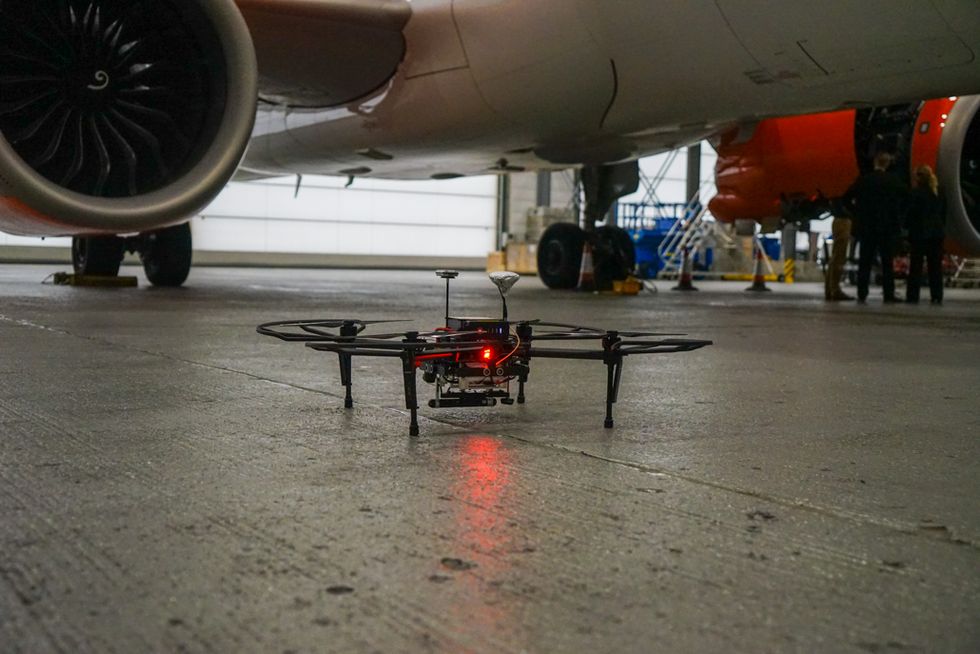 Easy Jet: come avviene il controllo degli aerei mediante droni