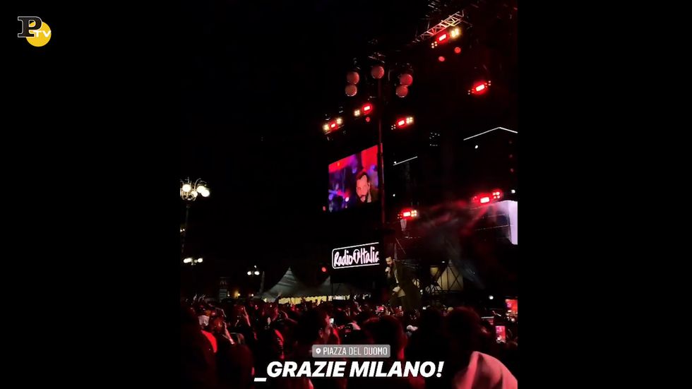 Marco Mengoni incanta il Duomo di Milano al Radio Italia Live