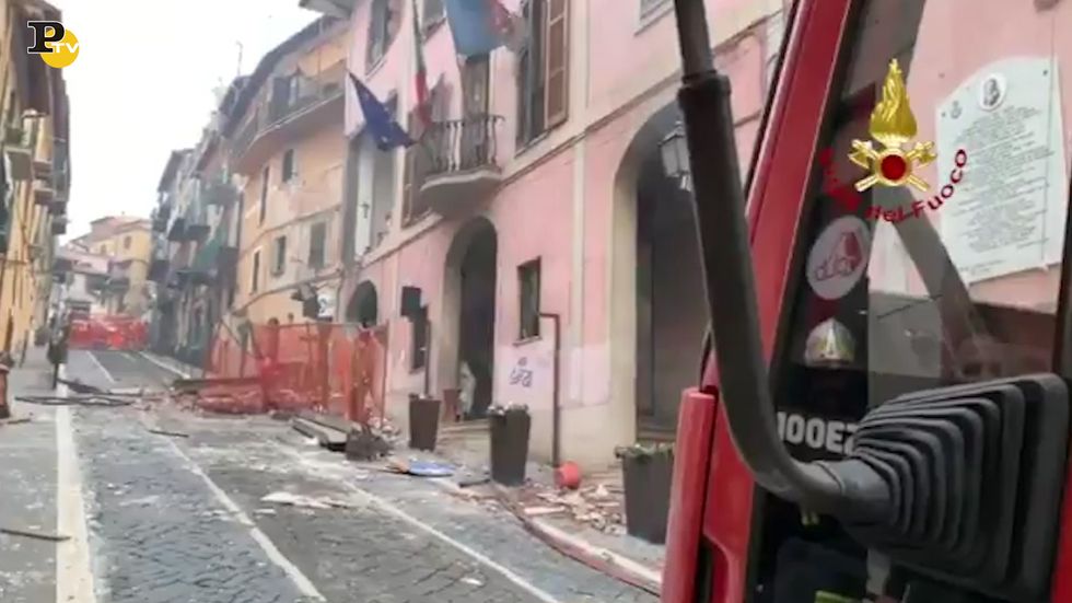 Rocca Di Papa, esplosione nel palazzo del Comune: 16 feriti