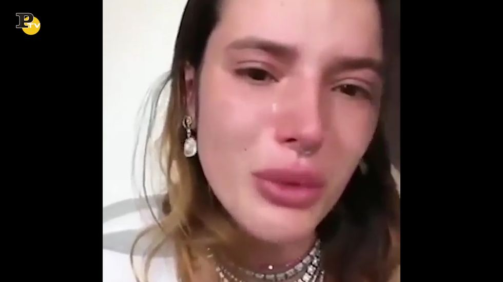 Bella Thorne in lacrime si difende dalle accuse di Whoopi Goldberg