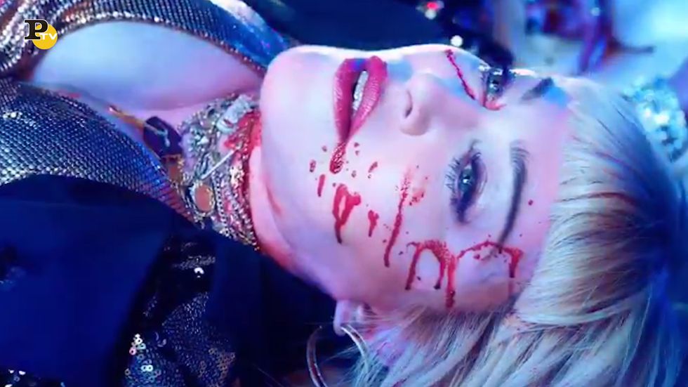 God Control, il nuovo video di Madonna contro armi e violenze