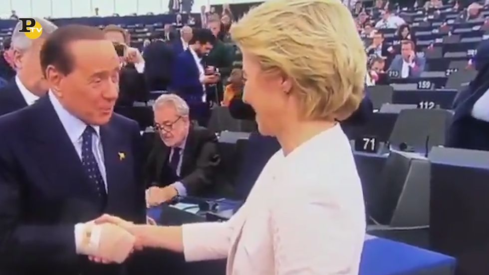 Berlusconi si congratula con la Von der Leyen dopo l'elezione