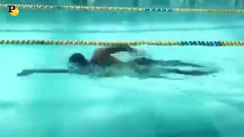Manuel Bortuzzo torna a nuotare e lancia una sfida agli amici