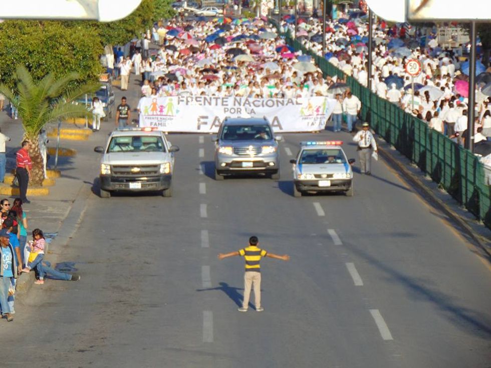 Messico: la foto del bambino contro l'omofobia è una bufala?