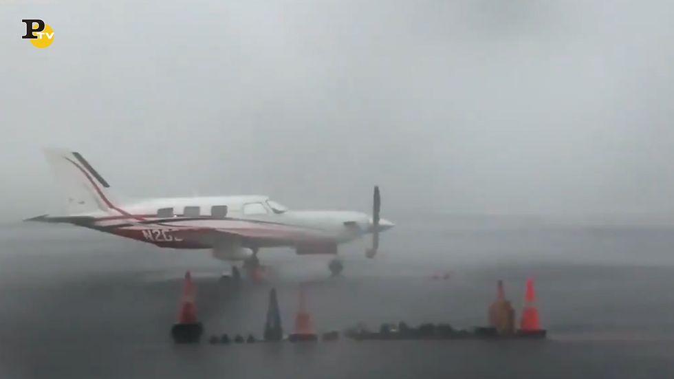 Florida, fulmine cade vicino ad un aereo privato