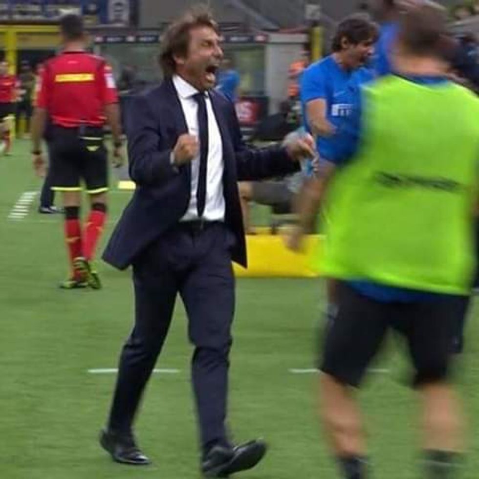 Antonio Conte, che esultanza ai gol dell'Inter a San Siro I VIDEO