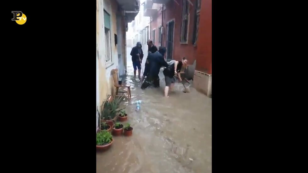 Sicilia, bomba d'acqua a Patti provoca disagi