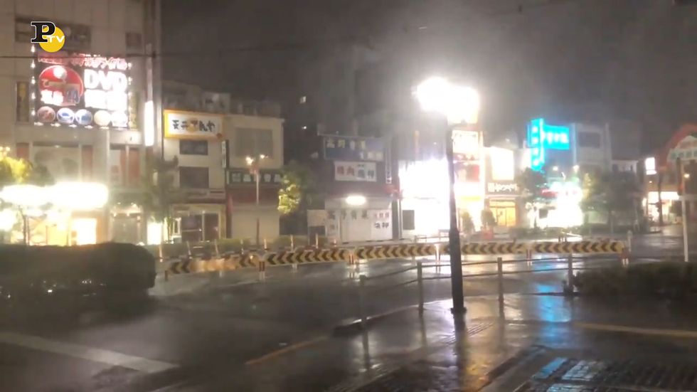 Giappone, il tifone Faxai si abbatte su Tokyo