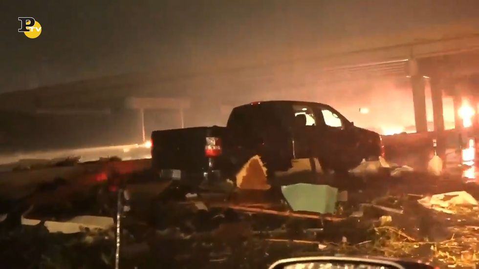Usa, tornado a Dallas lascia migliaia di case senza elettricità