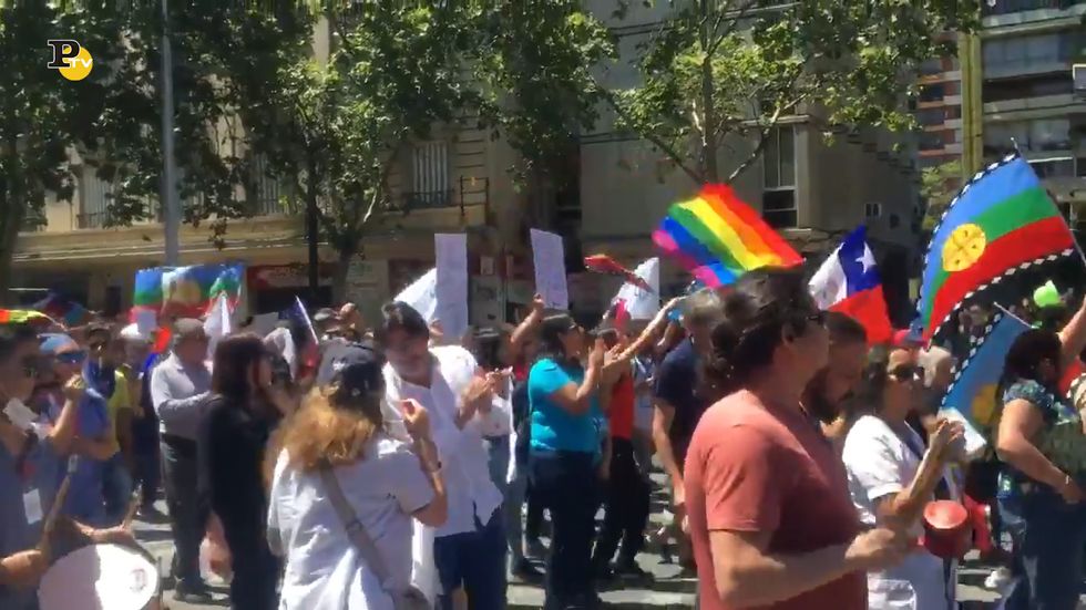 Cile, continuano le proteste e i disordini in piazza