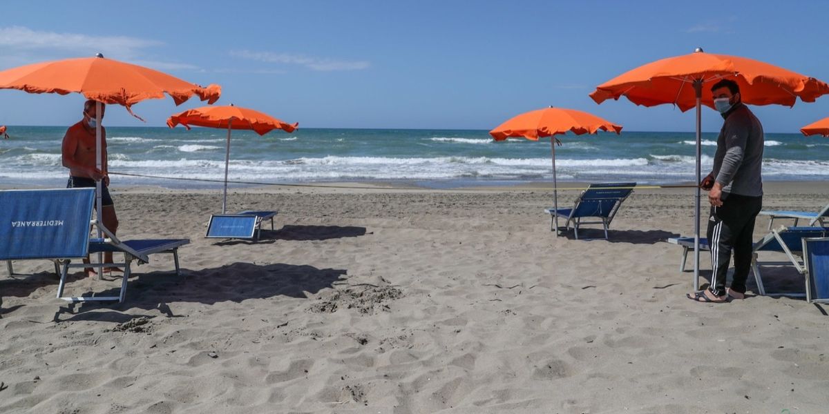 Fase 2: sulla spiaggia di Capocotta prove d'estate - Foto