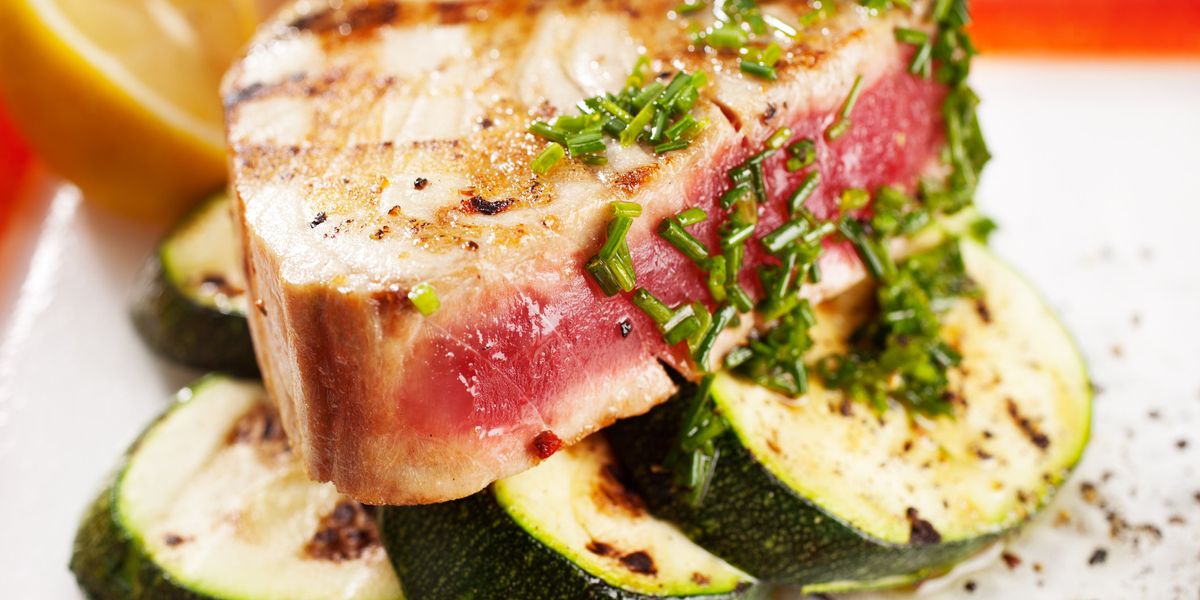 Cuciniamo insieme: tocchetti di tonno con zucchine, zafferano e menta