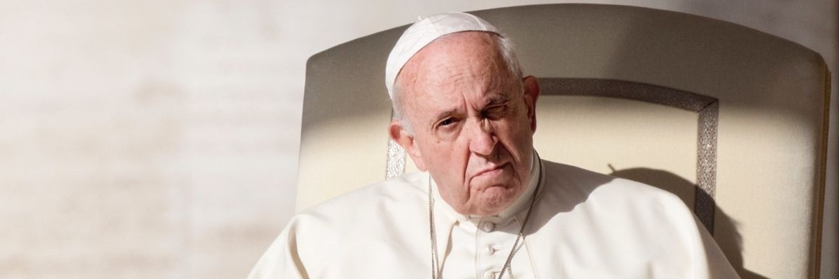 Tutti i guai di papa Francesco