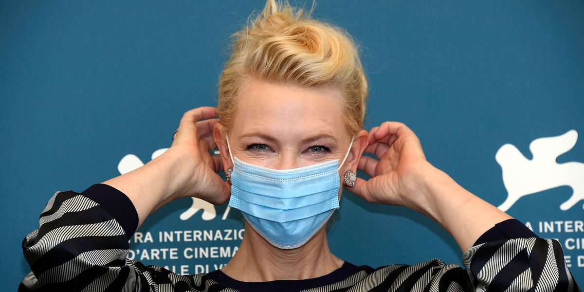 Mostra di Venezia, Cate Blanchett in mascherina: «Un miracolo essere qui»