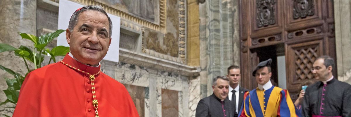 Bomba in Vaticano. Becciu convocato dal Papa molla il cardinalato