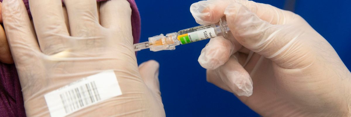 Il vaccino anti-influenzale protegge dal Covid-19
