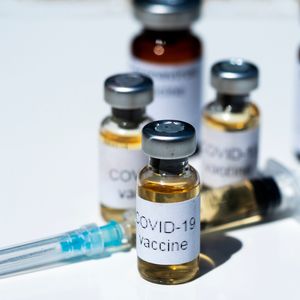 vaccino covid dose