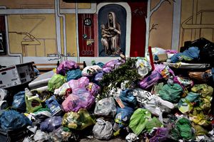Roma rifiuti immondizia