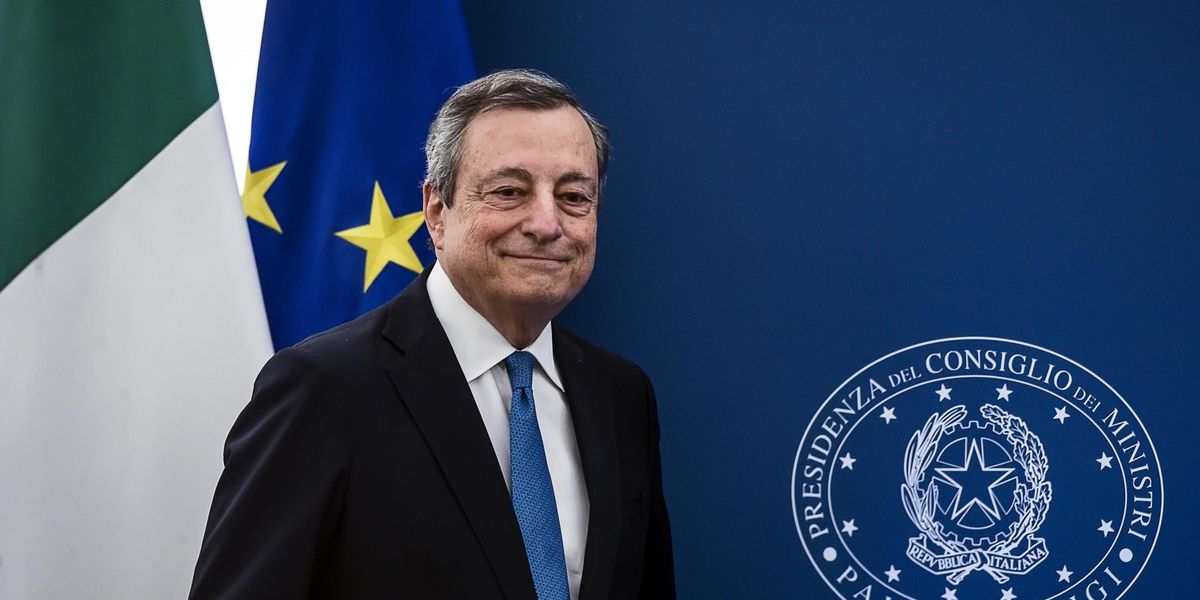 48 ore al voto decisivo e Draghi usa il bastone e la carota con Conte