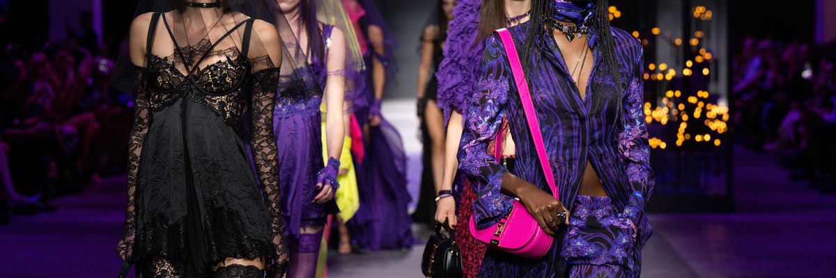 Glam rock, sfarzoso, pratico o alieno. Quale look copiare dalla Milano Fashion Week