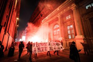 Protesta anarchici per Cospito a Torino