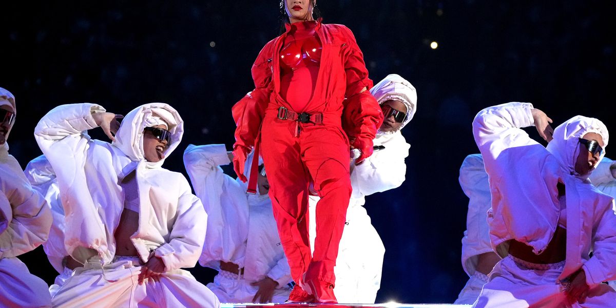 Rihanna infiamma il Super Bowl