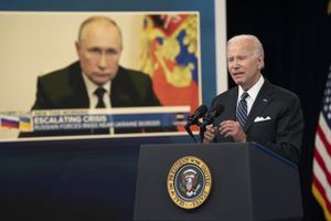 la reazione della Russia contro Biden: «È come Hitler»