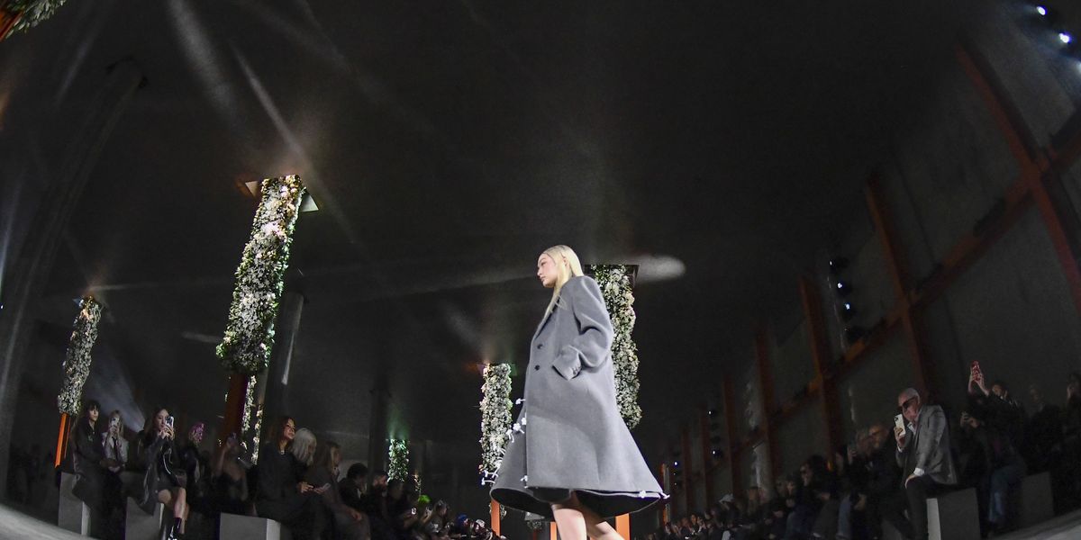 Milano Moda Donna: «Back to Basics» la poesia visionaria di Prada