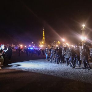 Francia, protesta dei sindacati contro le pensioni: oltre 300 arresti
